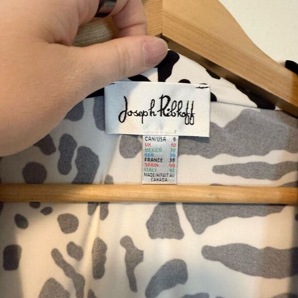 Joseph Ribkoff Black & White Patterned Wrap Top Size 8 - Picture 3 of 7